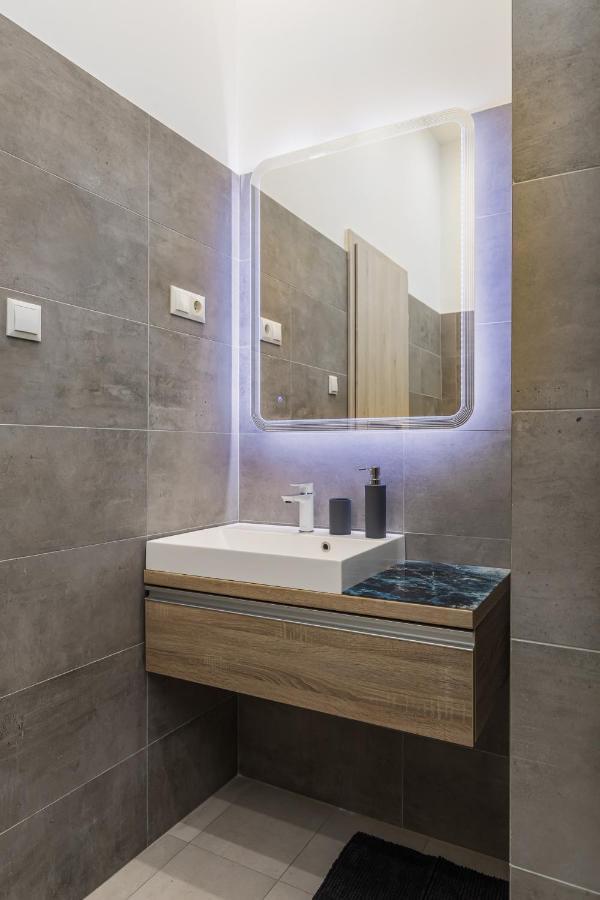City Center Apartment With Balcony 부다페스트 외부 사진
